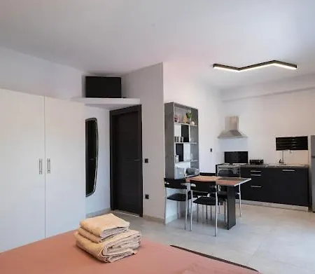 Meteoro 1 Lejlighed Finikounta